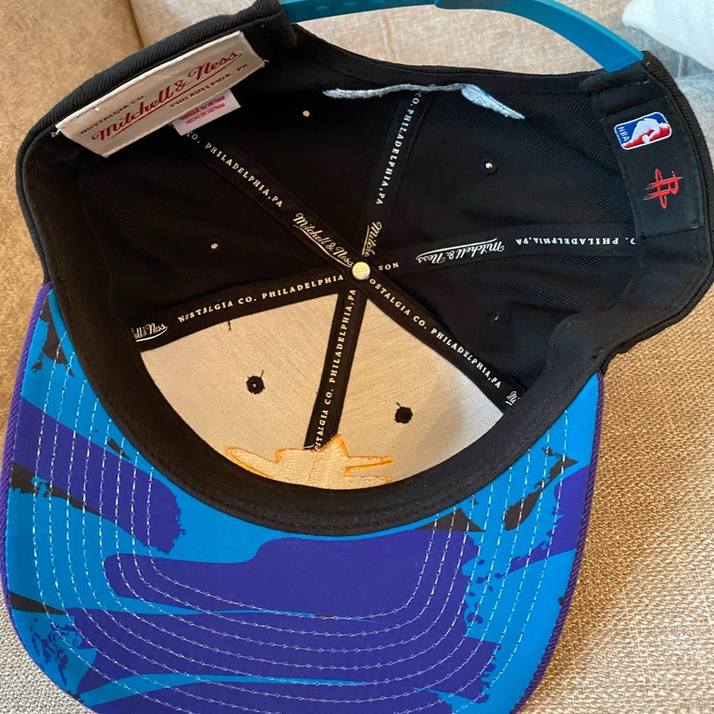 Mitchell & Ness Rockets Hat - Picture 4 of 8